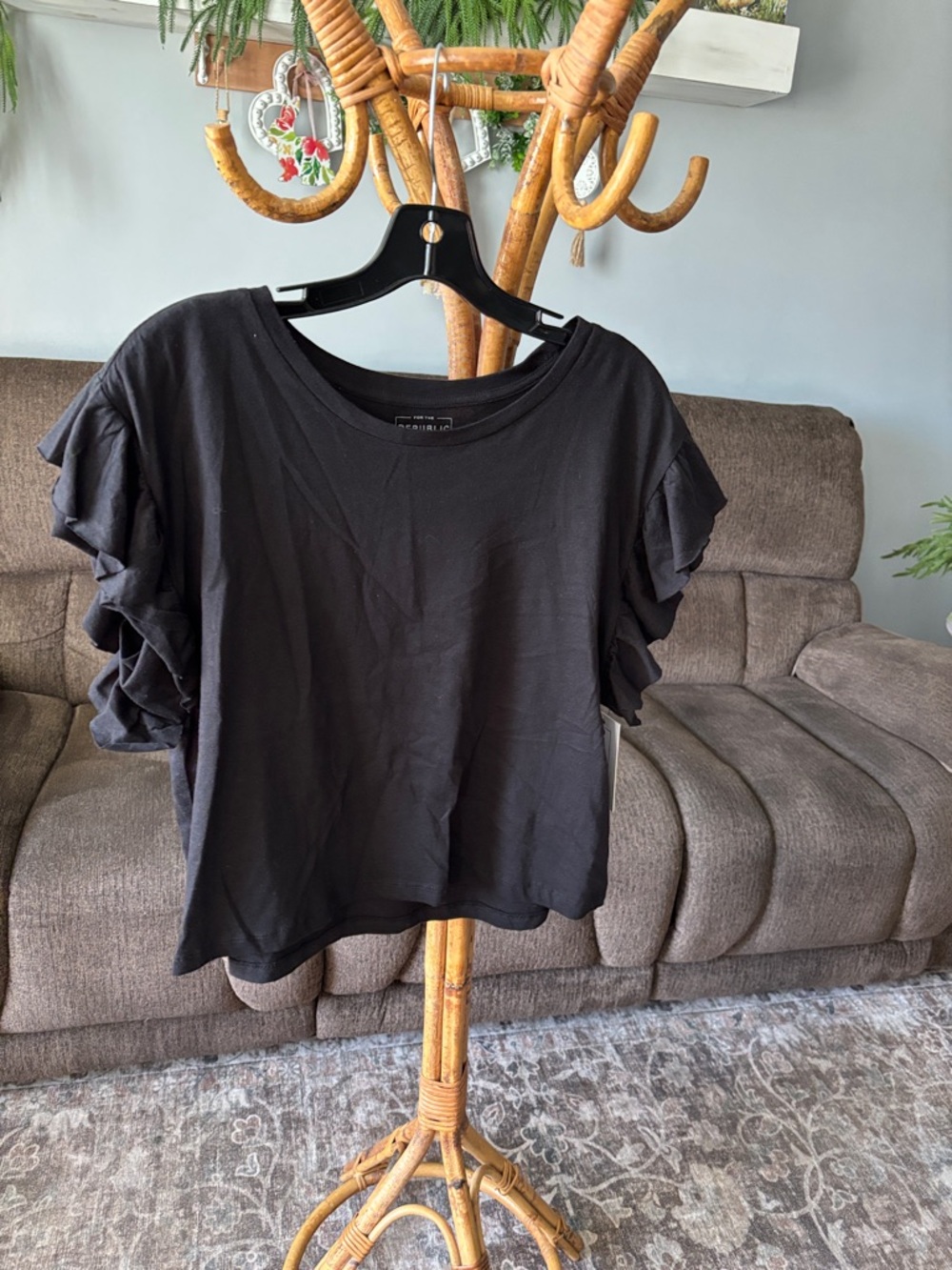 For The Republic Black Ruffle Sleeve Short Sleeve Tee